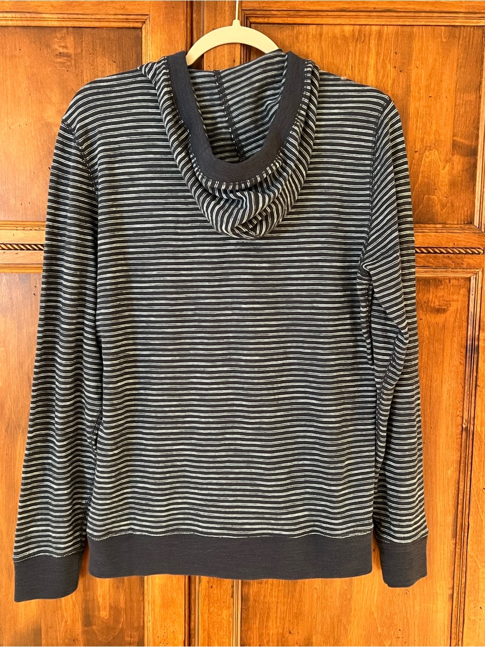 Faherty Men's Sunwashed Slub Hoodie | Navy Stream Stripe | Size S | NWOT - Picture 4 of 10
